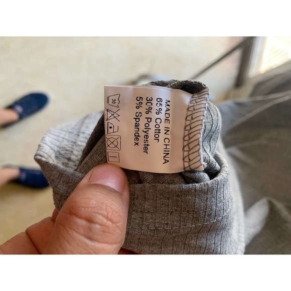 FINWANLO long sleeve ribbed color block top MEDIUM - Picture 5 of 10